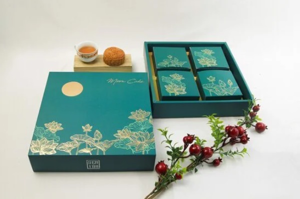 Hộp bánh hình ảnh hoa lá, thiên nhiên